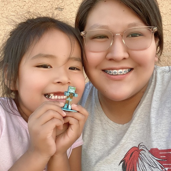 Meet your Posher, Nicole - Picture 1 of 1